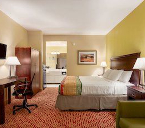 Baymont Inn & Suites - Warrenton, VA