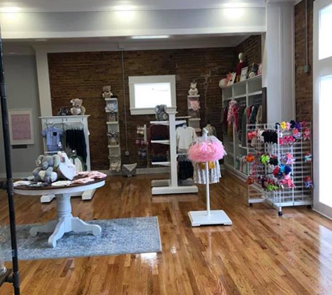 Her Boutique & Her Littles - Martinsville, IN