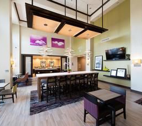 Hampton Inn & Suites Fayetteville - Fayetteville, NC