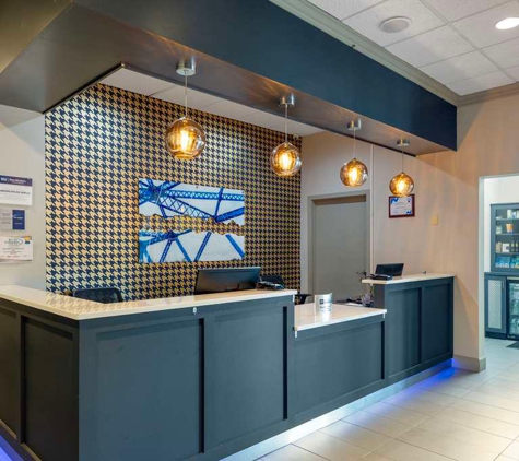 Best Western Plus North Haven Hotel - North Haven, CT