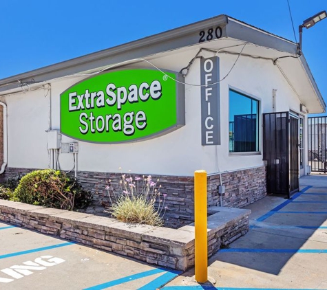 Extra Space Storage - Santa Ana, CA