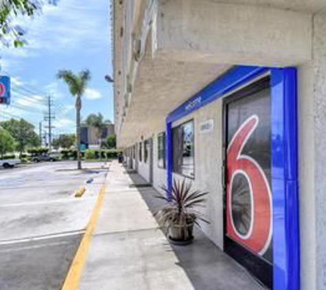 Motel 6 - Corona, CA