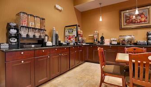 Best Western Plus New Caney Inn & Suites - New Caney, TX