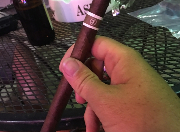 Prime Cigar Company - Brookfield, WI