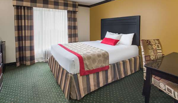 Ramada by Wyndham Ontario - Ontario, CA