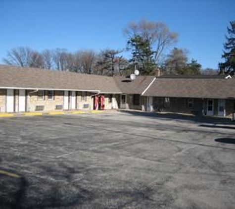 Crestview Inn & Suites - Cedar Lake, IN