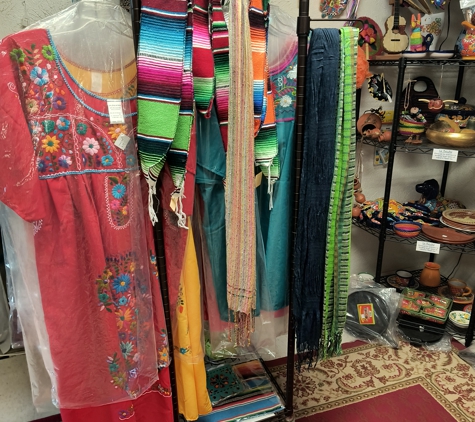 La Tiendita Resale Shop - Corpus Christi, TX. Clothing and more