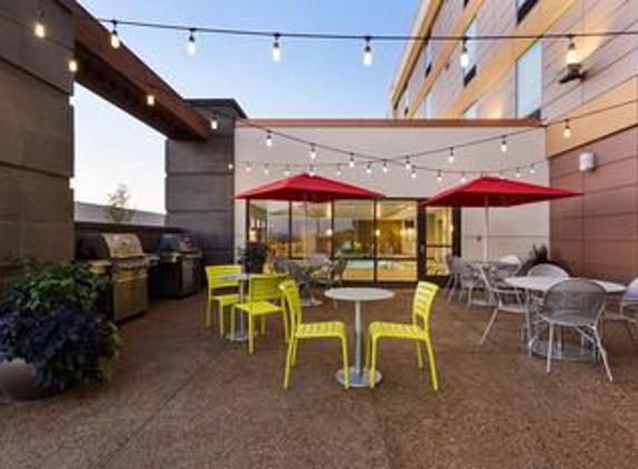 Home2 Suites by Hilton Fargo, ND - Fargo, ND