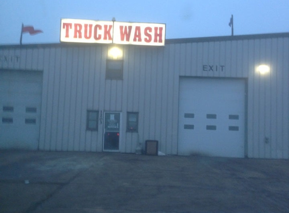 White Water Truck Wash - Grand Forks, ND