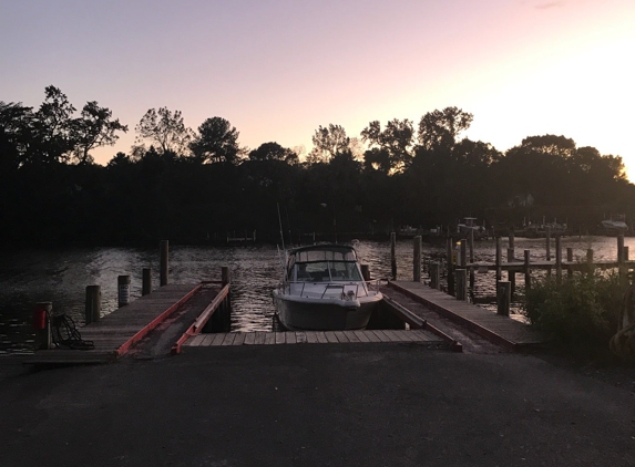 Ferry Point Marina - Arnold, MD