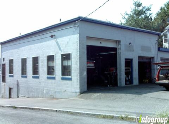 Alpha Omega Auto Body of Watertown - Watertown, MA