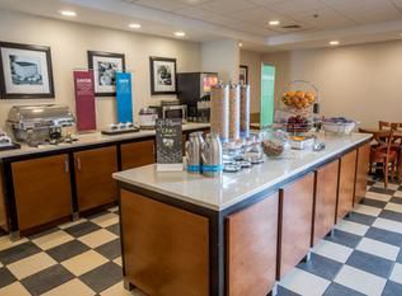 Hampton Inn & Suites Tilton - Tilton, NH