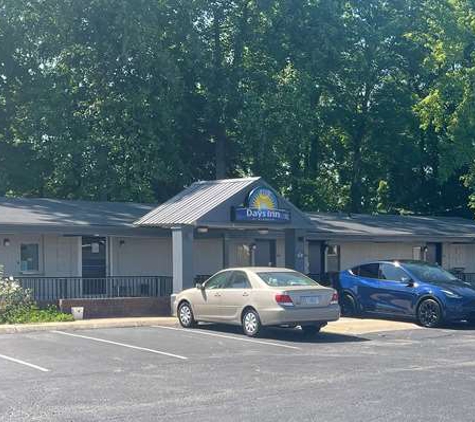 Days Inn by Wyndham Salisbury, NC - Salisbury, NC