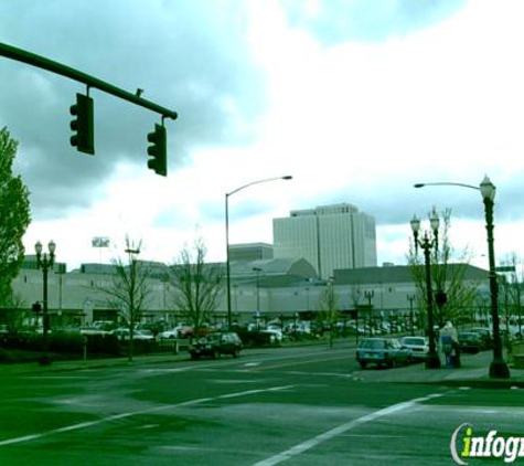 Barnes & Noble Booksellers - Portland, OR