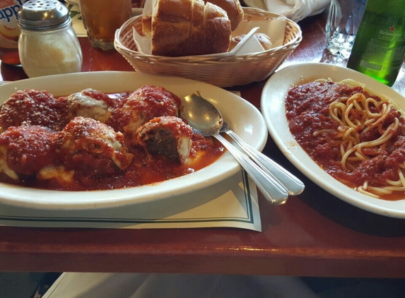 Avellino Ristorante Pizzeria - Rego Park, NY