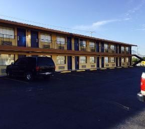 Travelodge - New Braunfels, TX