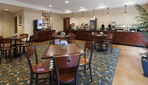 Best Western Plus Waynesboro Inn & Suites Conference Center - Waynesboro, VA