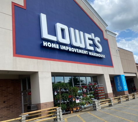 Lowe's Home Improvement - Noblesville, IN