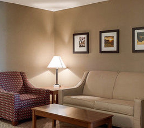 Comfort Inn & Suites - Watford City, ND