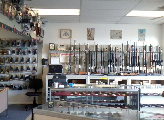 Rhonda's Guns & Ammunition Inc - Trenton, MI