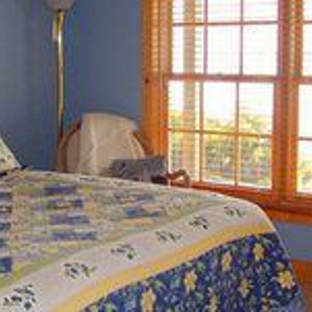 Torch Lake Bed & Breakfast - Central Lake, MI