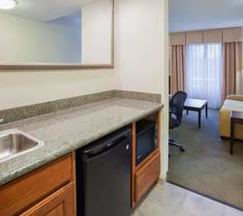 Hampton Inn & Suites Lino Lakes - Lino Lakes, MN