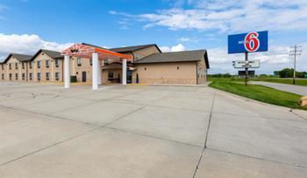 Motel 6 - Percival, IA