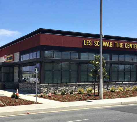 Les Schwab Tire Center - Perris, CA