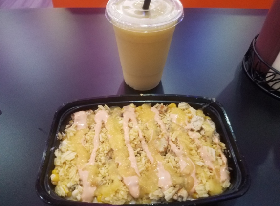 Matias Quick Bites - Lauderhill, FL. Maicitos de pollo con jugo de lulo