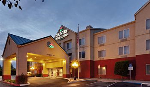 Country Inns & Suites - Fresno, CA