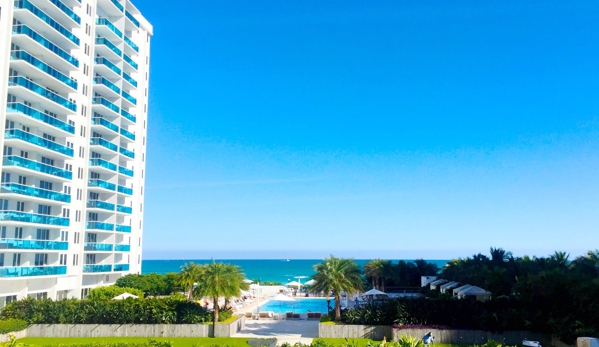 Roney Palace Condominium - Miami Beach, FL