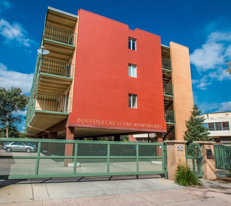 Boulder Crescent Apartments - Colorado Springs, CO