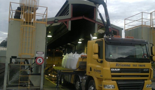 Brianna Tilt Trays - Launceston