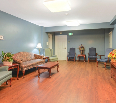 The Pines of Newmarket Senior Living - Newmarket, NH