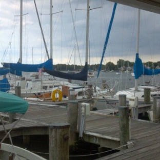 Pirates Cove Restaurant - Galesville, MD