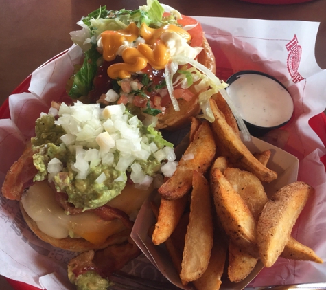 Fuddruckers - Lake Oswego, OR