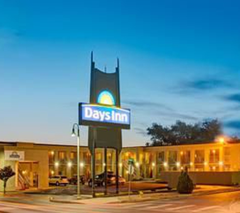 Days Inn by Wyndham Albuquerque Downtown - Albuquerque, NM