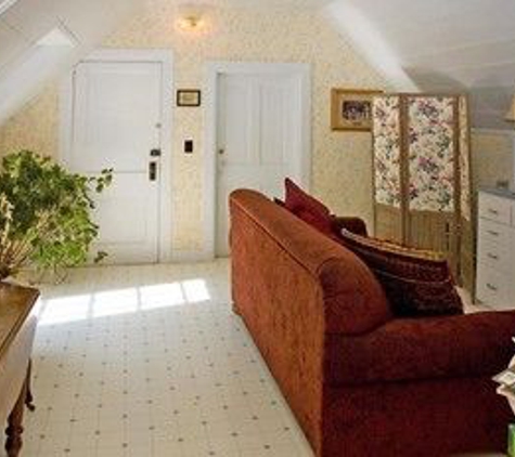 Lindsay House Bed & Breakfast - Manawa, WI