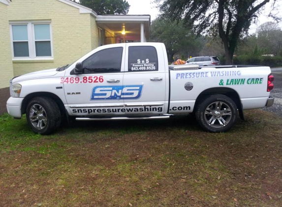 SNS Pressure Washing & Lawn Care - Ladson, SC