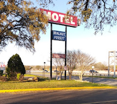 Walnut Forest Motel - Austin, TX