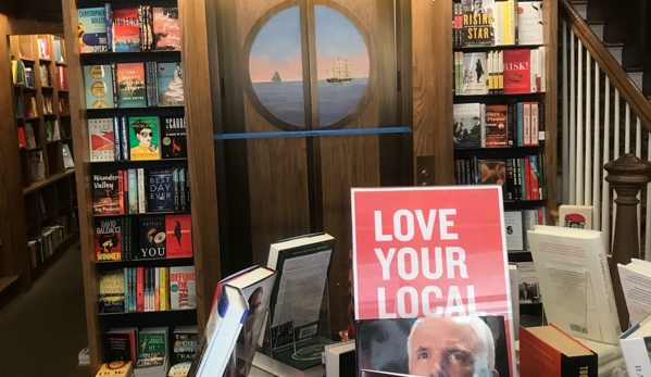 Mitchell's Book Corner - Nantucket, MA