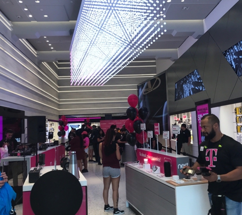 T-Mobile - Miami Beach, FL