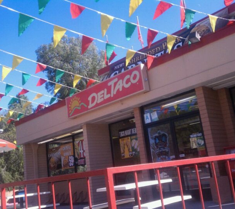 Del Taco - Reseda, CA