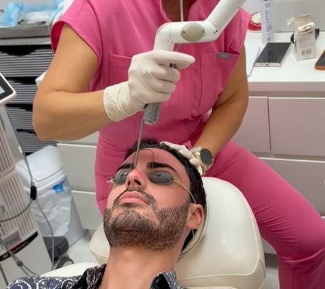 Newcastle Cosmetic Doctor - Broadmeadow, NSW
