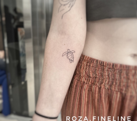 Roza Fineline Tattoo - Pascoe Vale, VIC
