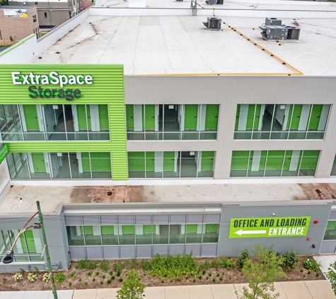 Extra Space Storage - Chicago, IL