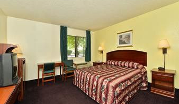 Super 8 by Wyndham Bakersfield/Central - Bakersfield, CA