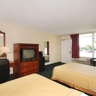 Econo Lodge - Saint Louis, MO