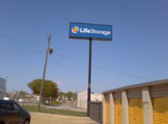 Life Storage - Montgomery, AL