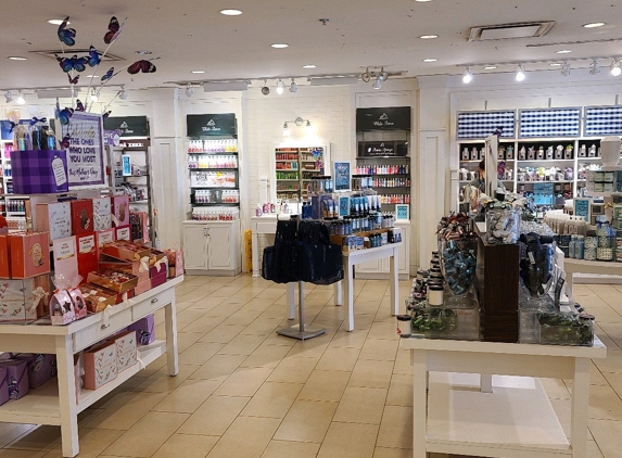 Bath & Body Works - Issaquah, WA